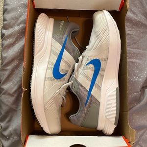 Nike Run Swift 2 athletic shoes